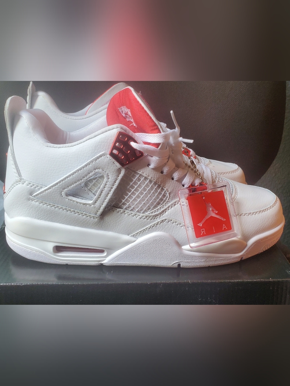 Air Jordan 4 Retro Metallic Red. Size 10